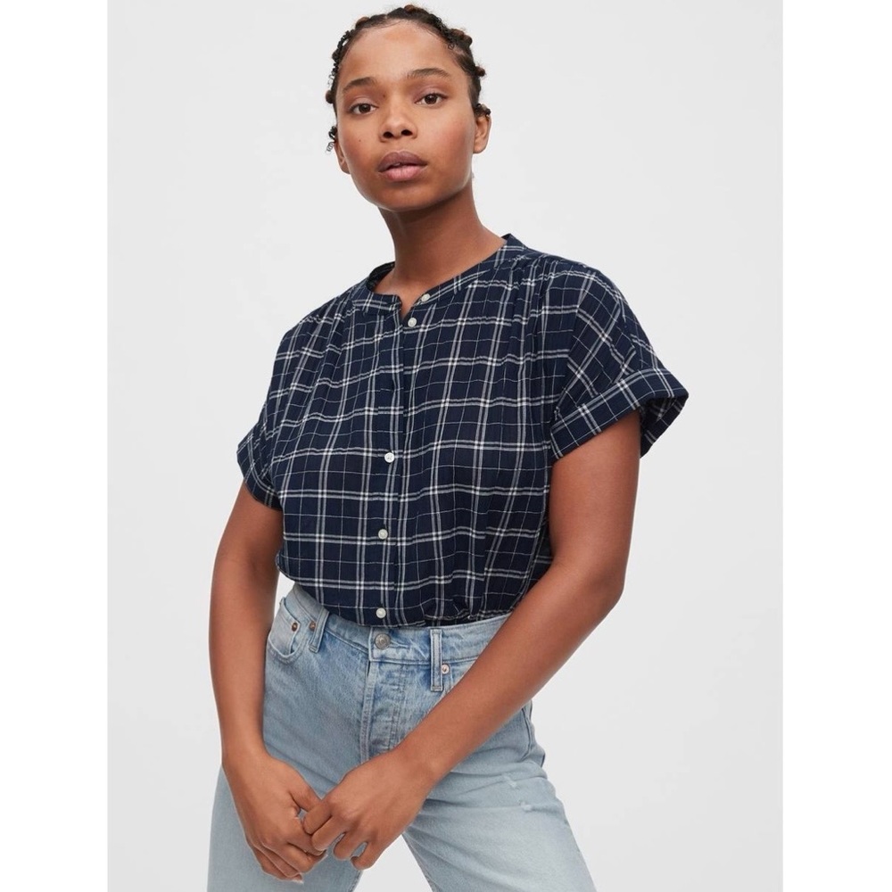 GAP |  NWT Shirred Button-Front Shirt